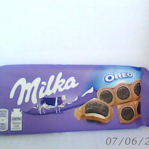 Milka Oreo Sandwich Chocolate Bar 92g